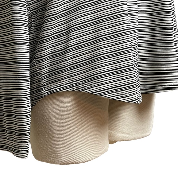 Athleta Women’s Cloudlight Stratus Black/Ivory Striped Top Scoop Neck LS Sz M - Picture 6 of 14